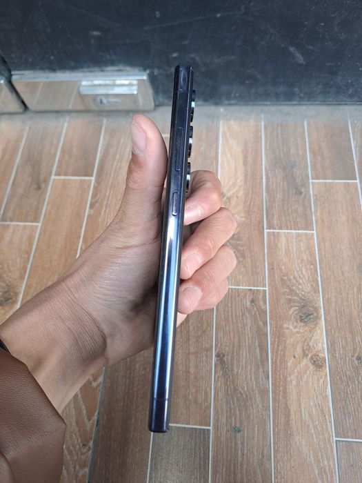 Samsung s 23 ultira ideal ochilmagan radnoy 12 256 tali