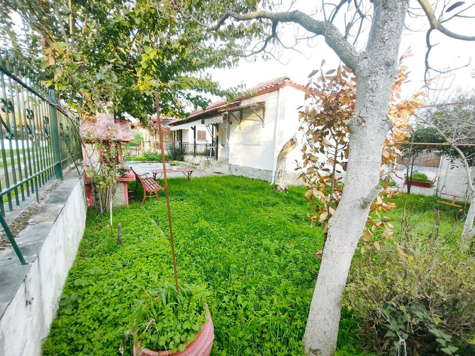 Продава къща 62 м2 с двор 229 м2 в кв. Ривиера, Аспровалта, Гърция