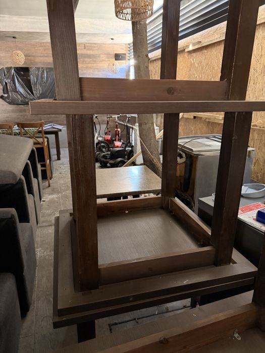 Стол 20 €/ маса 70€/ диван 80€/ щъркел 15€/