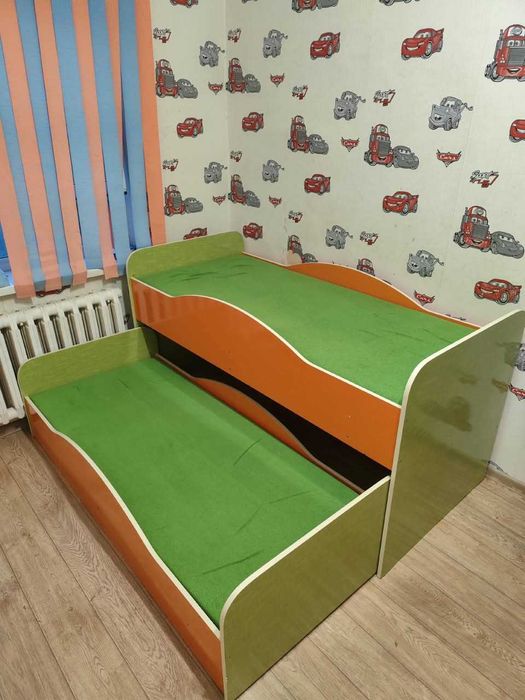 Продам детский спальный гарнитур