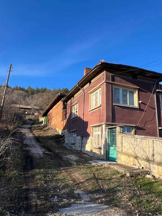 Продава се Къща в с. Кривня, Област Русе - 230 кв.м за 160 €/кв.м - Снимка #2