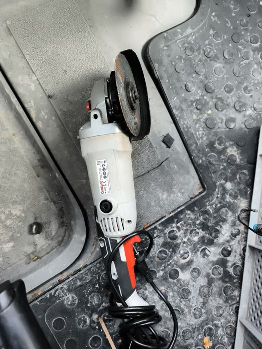 Продавам ъглошлайф