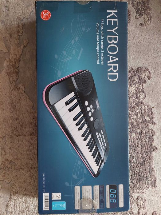 Orga jucarie 37 clape, pret 100 lei