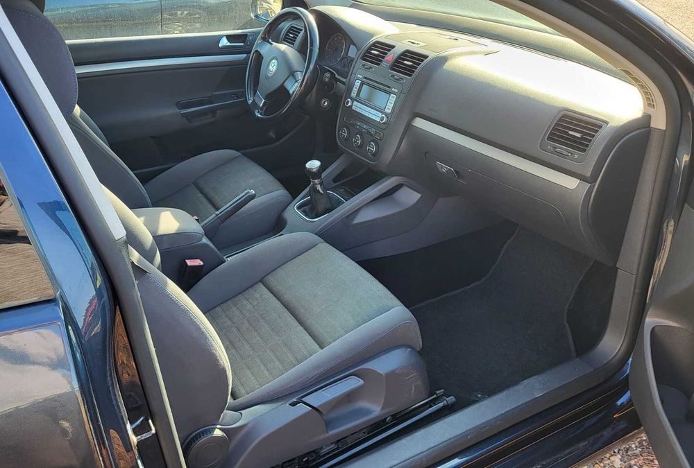 VW Golf 5 “Tour”, 3 Usi, an 2008, 1.4 MPI, 80CP, 207000 Km
