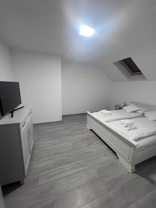 Închiriez apartament cu o camera în regim hotelier cu parcare privata