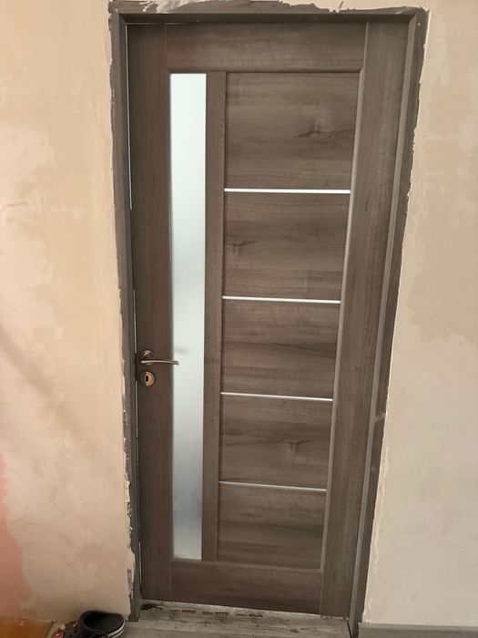 Ușa interior în stare perfecta