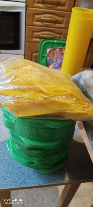 Продам посуду пластмассовую
