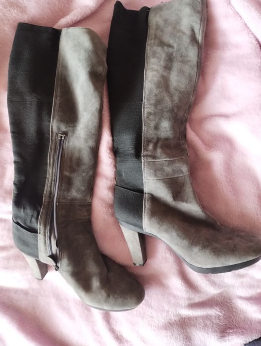 Нови ботуши GEOX  , номер 37, естествен велур с черно.