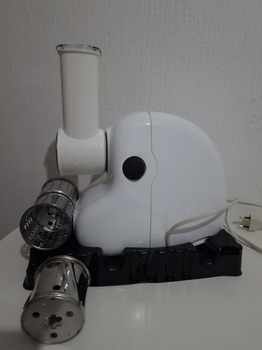 Продам мясорубку Moulinex Hv2