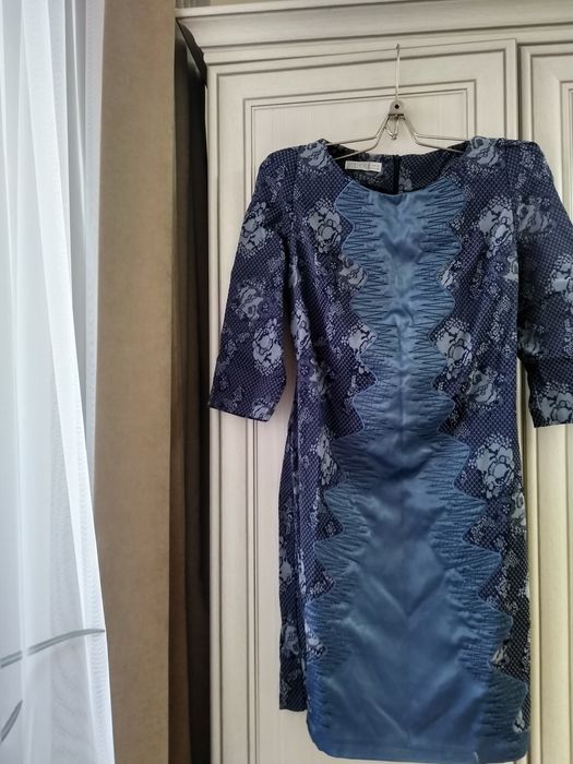 Продам платья, костюмы