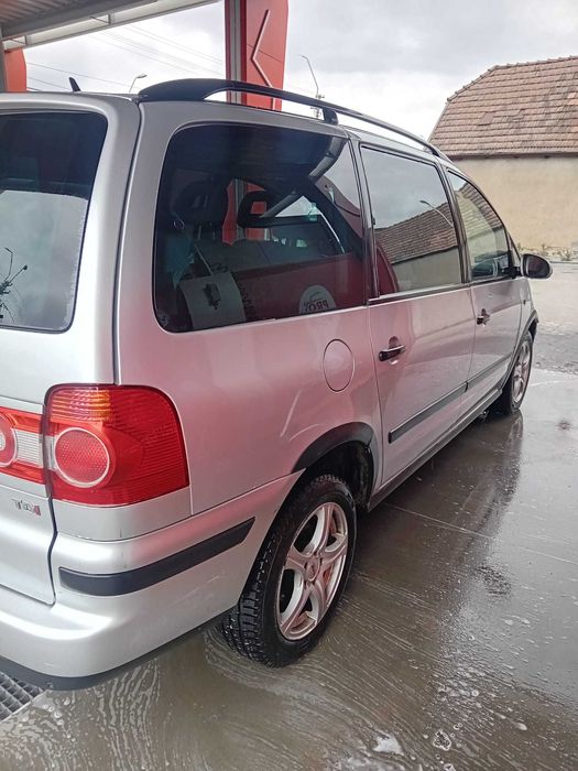 VOLKSWAGEN Sharan