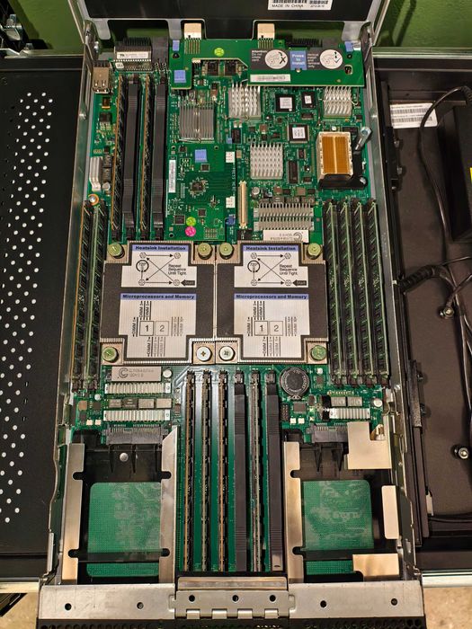 Сервер IBM Blade в стойке