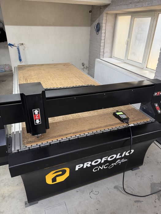 Router CNC 1200x2400 dimensiune lucru