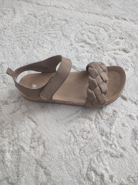 Босоножки на девочку