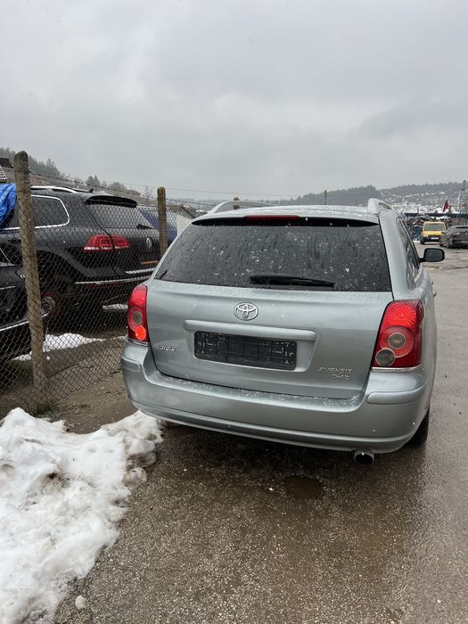 Тойота Авенсис  Фейслифт 2.2 дзиел 177 кс отлична