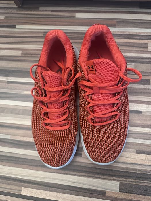 Adidași Under Armour, mărimea 42.5 – aproape noi