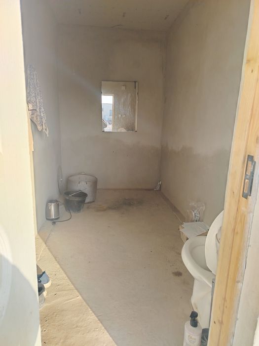 Таййор база безнеслари билан