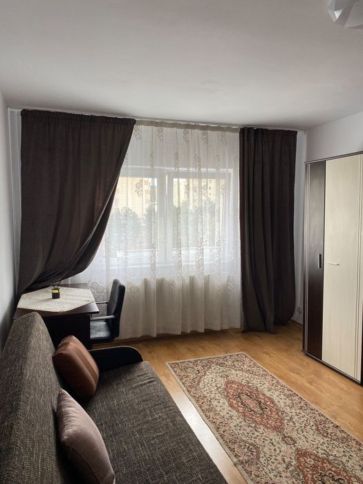 Închiriez apartament