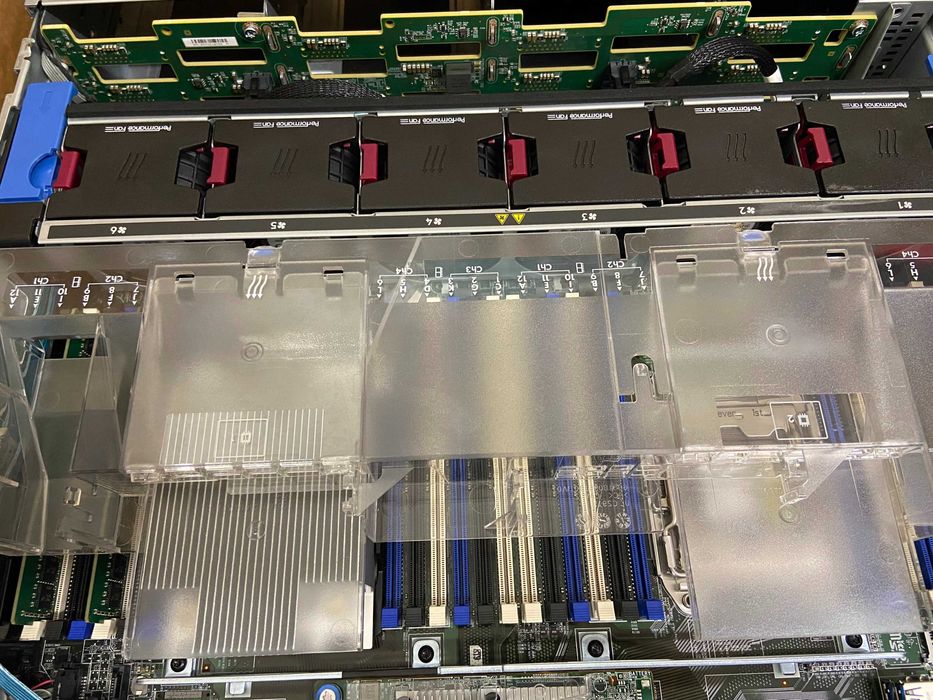 HP StoreEasy 1650 NAS Storage - 2x 10TB SAS HDD, 16GB DDR4 сторидж