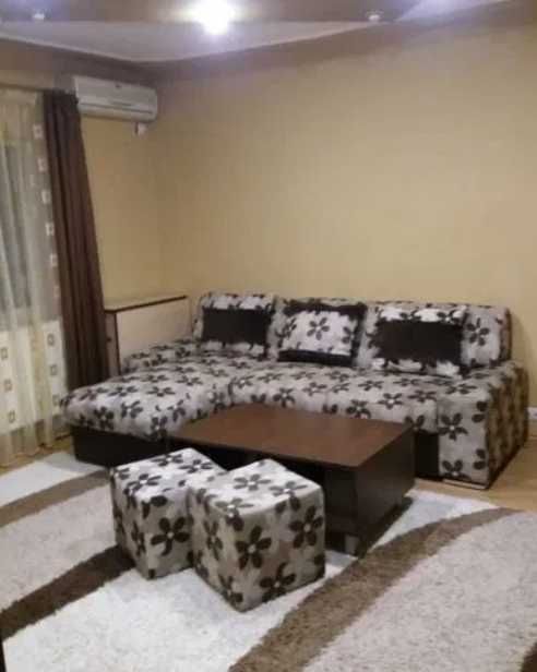 Дава се под наем Двустаен апартамент в Пловдив, Център - 48 кв.м за 198.9 € - Снимка #1