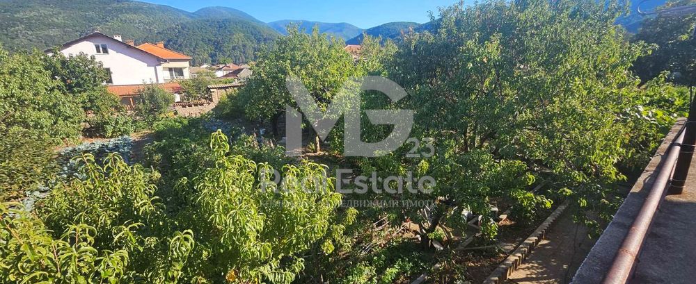 Къща в Пловдив, област-с.Тополово площ 162 цена 94500