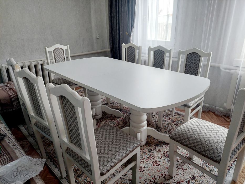 Продам стол и стулья 10 шт