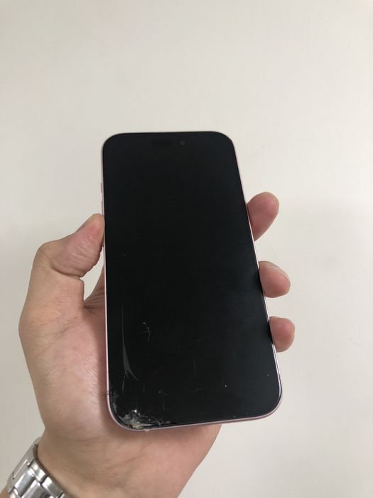 Айфон 15 256 гб.