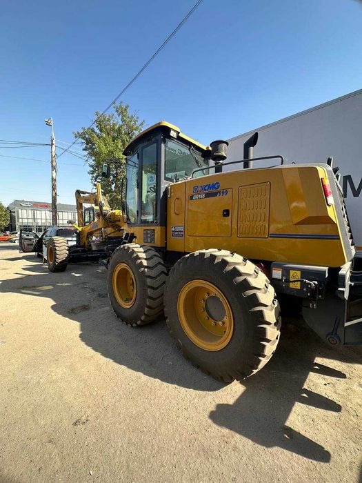 Автогрейдер XCMG GR165  (Омборхонада тайёри мавжуд)