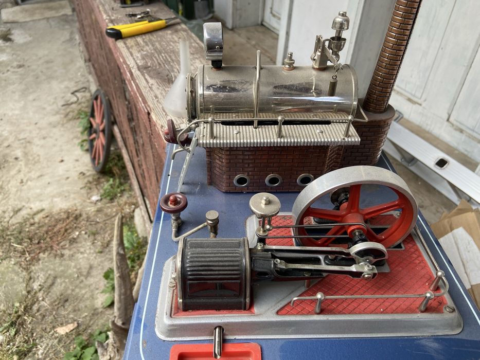 Motor cu aburi vechi de colectie