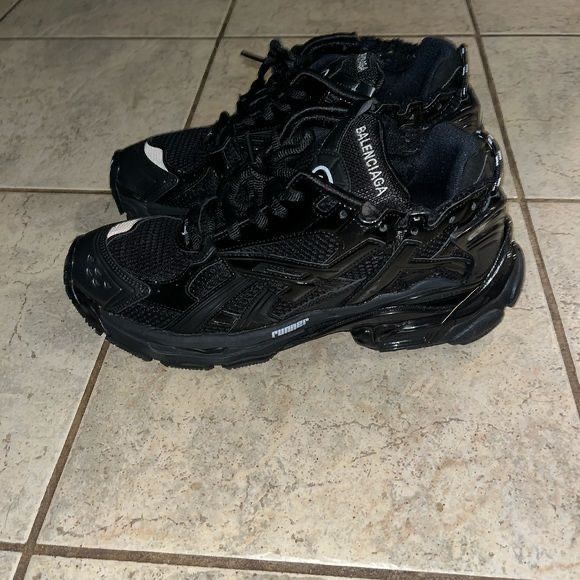 Balenciaga Runner Black