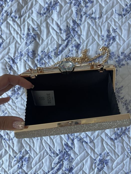 Златна официална чанта