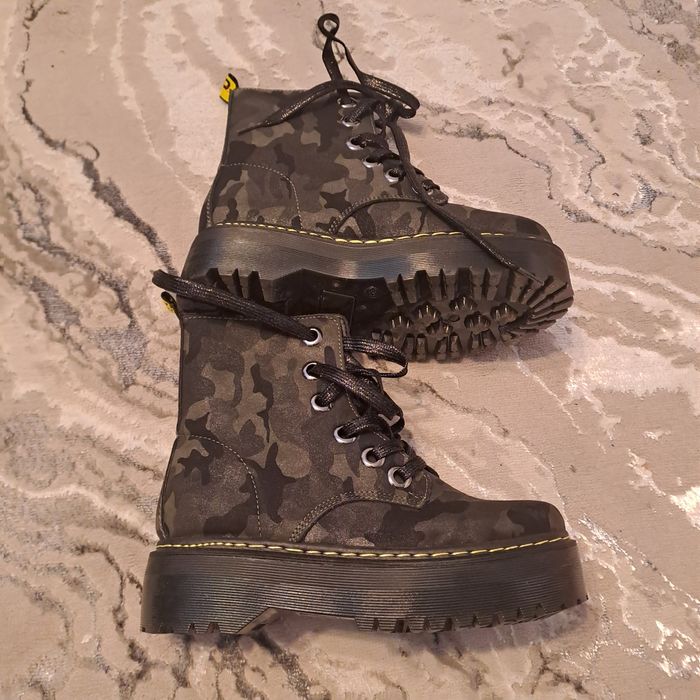 Зимни камуфлажни боти