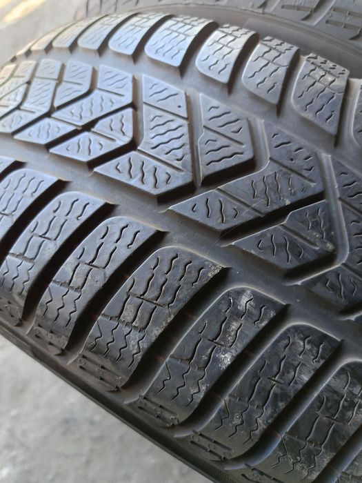 Зимни гуми -19цола -225/40-1бр.-80лв."PIRELLI"