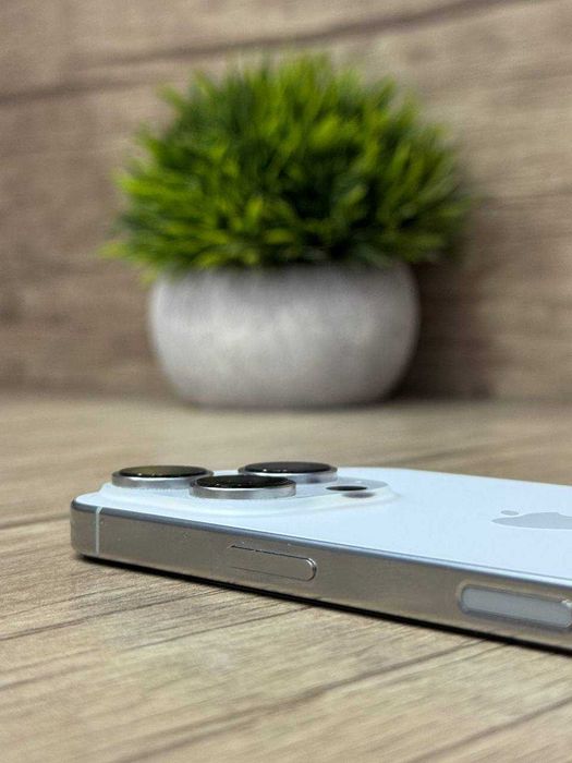 б/у Phone 16 Pro 128Gb Silver  1-sim зареган в UZIMEI