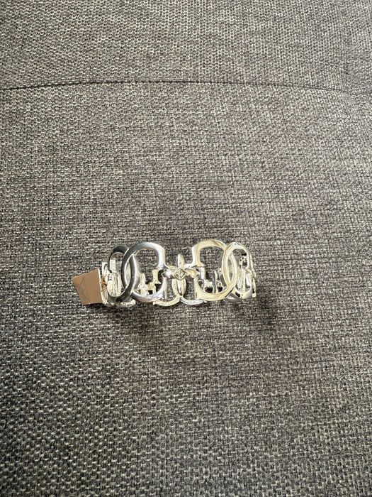 Guess аксесоари, колиета и гривни