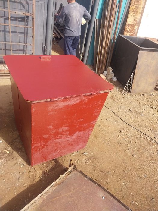 Продам срочно мусорный бак