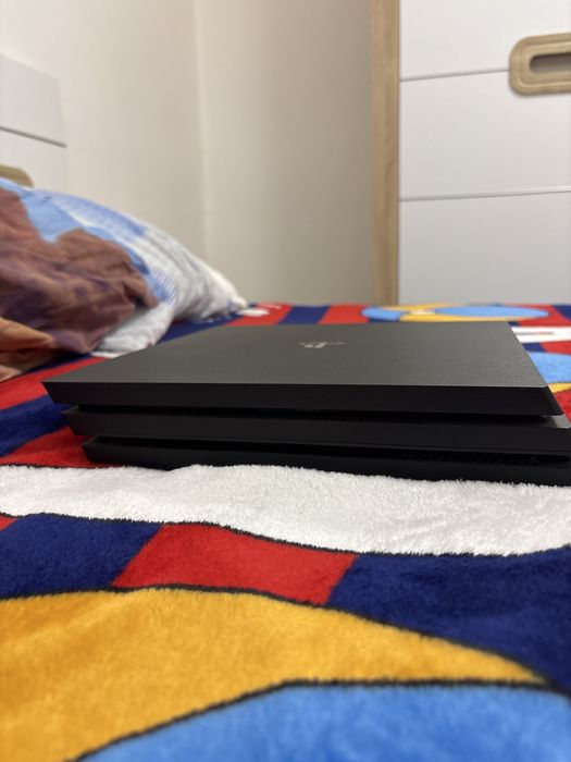 Vand ps4 pro de 512gb disponibili