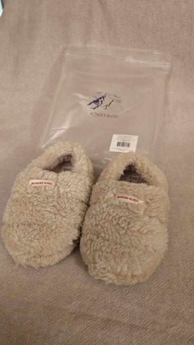 Konges Slojd papuci imblaniti 29 Noi

29 Nou cu etichetă Konges Sløjd