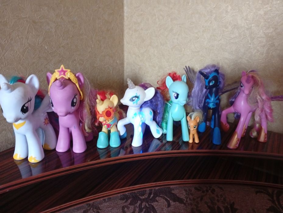 Пони все оригинал за всё 350.000