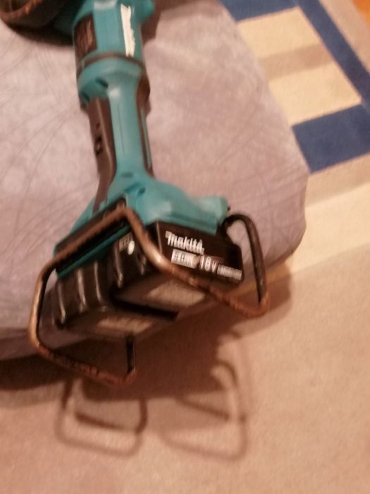 Безчеткова Makita DGA 700