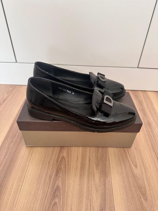 Продам туфли чёрные б/у  в отличном состоянии