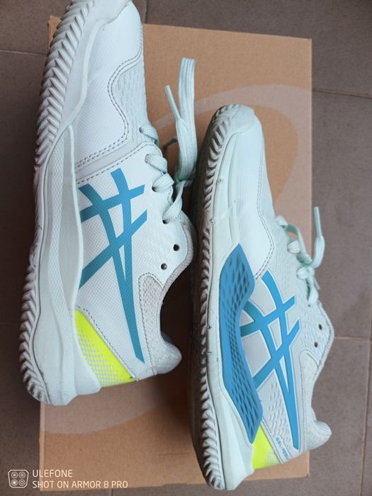 Маратонки Asics 37 +подарък Nike 36