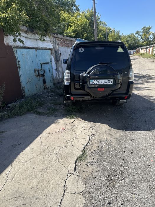 Продою поджеро 4