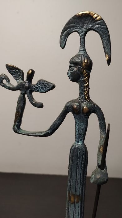 Много красива, модернистична статуетка на Атина Палада. Бронз.