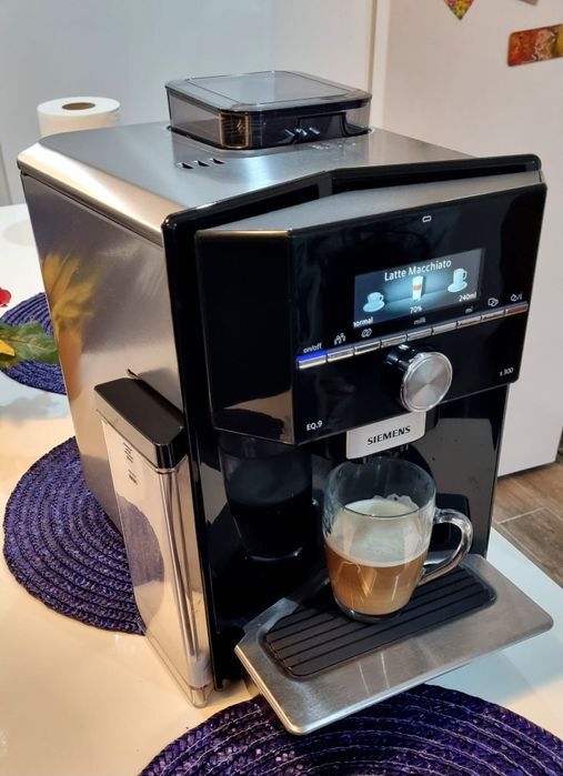 Siemens EQ 9 expresor automat, capucino,late