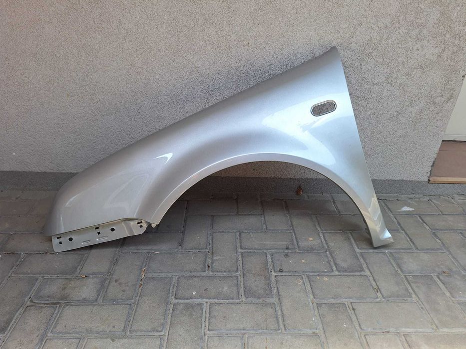 Aripa Fata Stanga VW Bora 1998-2004 Vopsita Gri Deschis