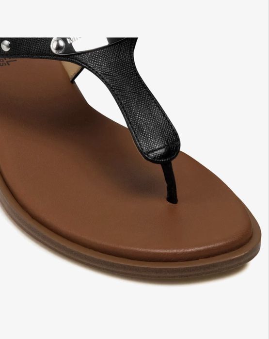 Черни сандали на Michael Kors