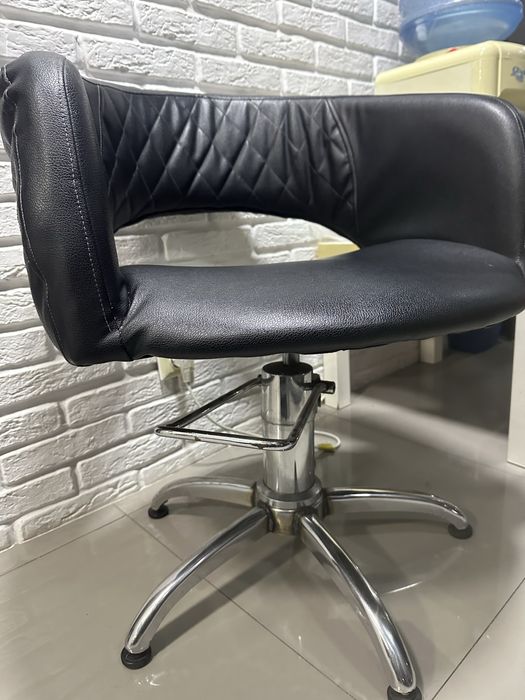 Продам кресло салонное