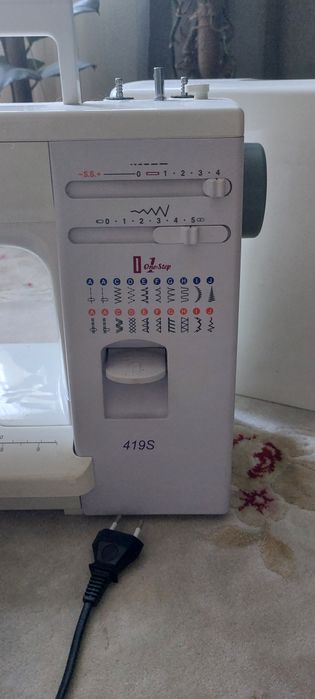 Продам швейную машину JANOME