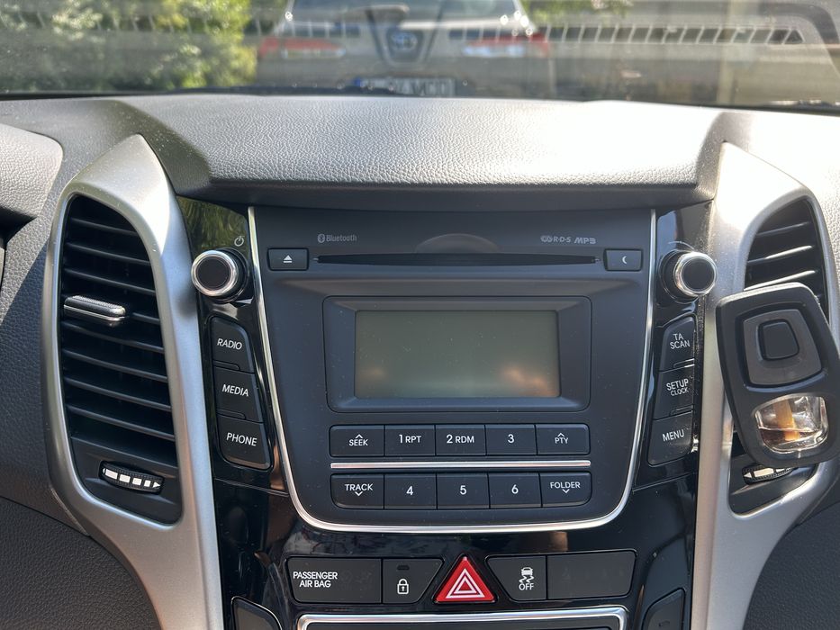 Player Hyundai i30, i40 , Elantra Radio original model 2013-2017!